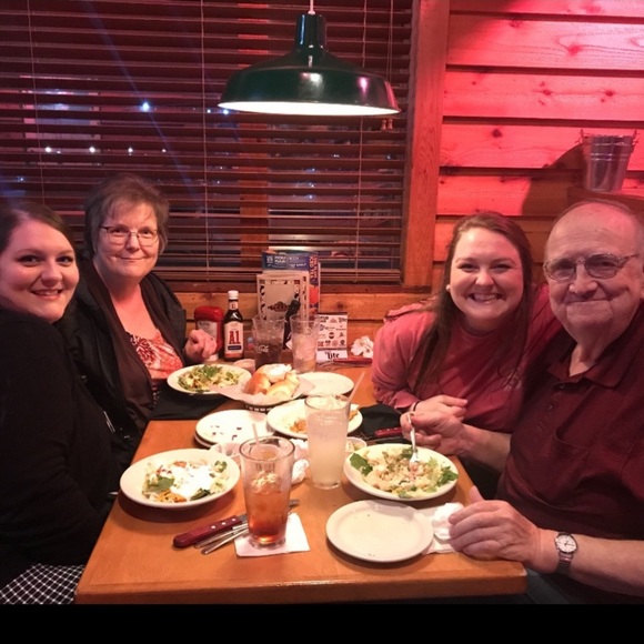 🎉Hello I’m Karen a Poshmark Ambassador welcome to my closet🎉 - Picture 10 of 10